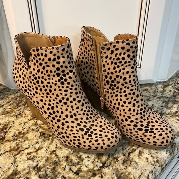 Soda Leopard Print Ankle Boots - Picture 1 of 5